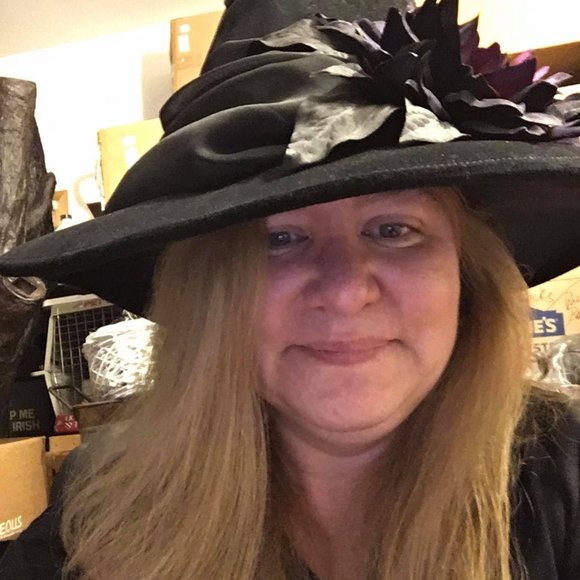 Meet your Posher, Gerry - Picture 2 of 3